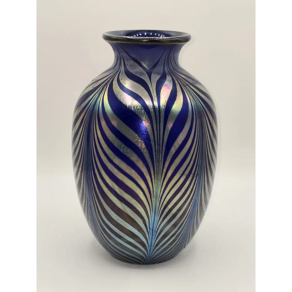 Fenton Art Glass Connoisseur Collection 2002 